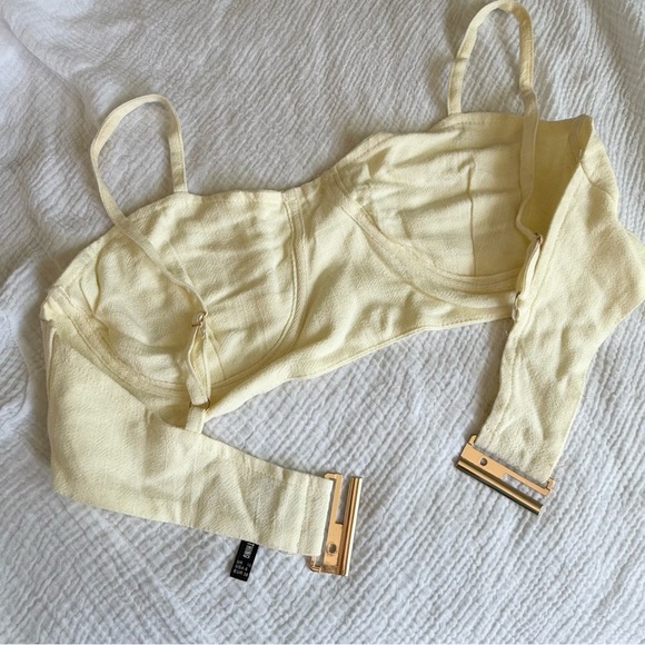 PrettyLittleThing Soft Yellow Top - Picture 6 of 12